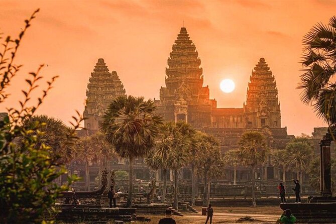 Angkor Wat sunrise tour from Villa Agati