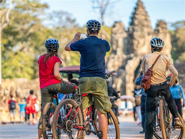 Countryside bicycle tour near Siem Reap