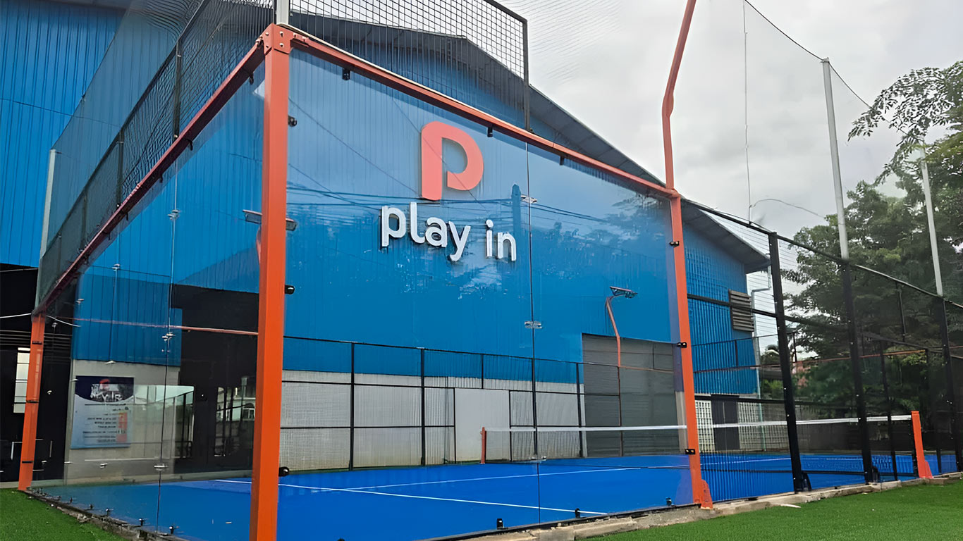 Padel and badminton courts near Villa Agati in Siem Reap