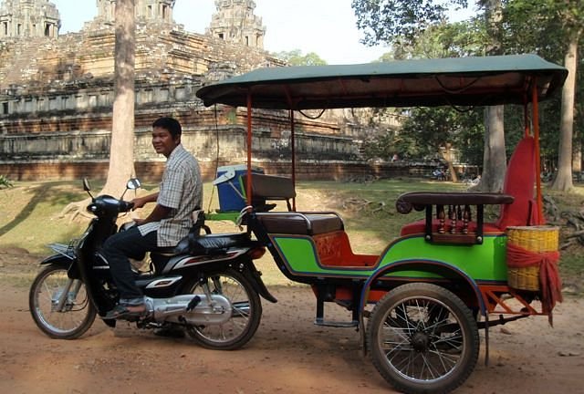 Tuk-tuk to Angkor Wat