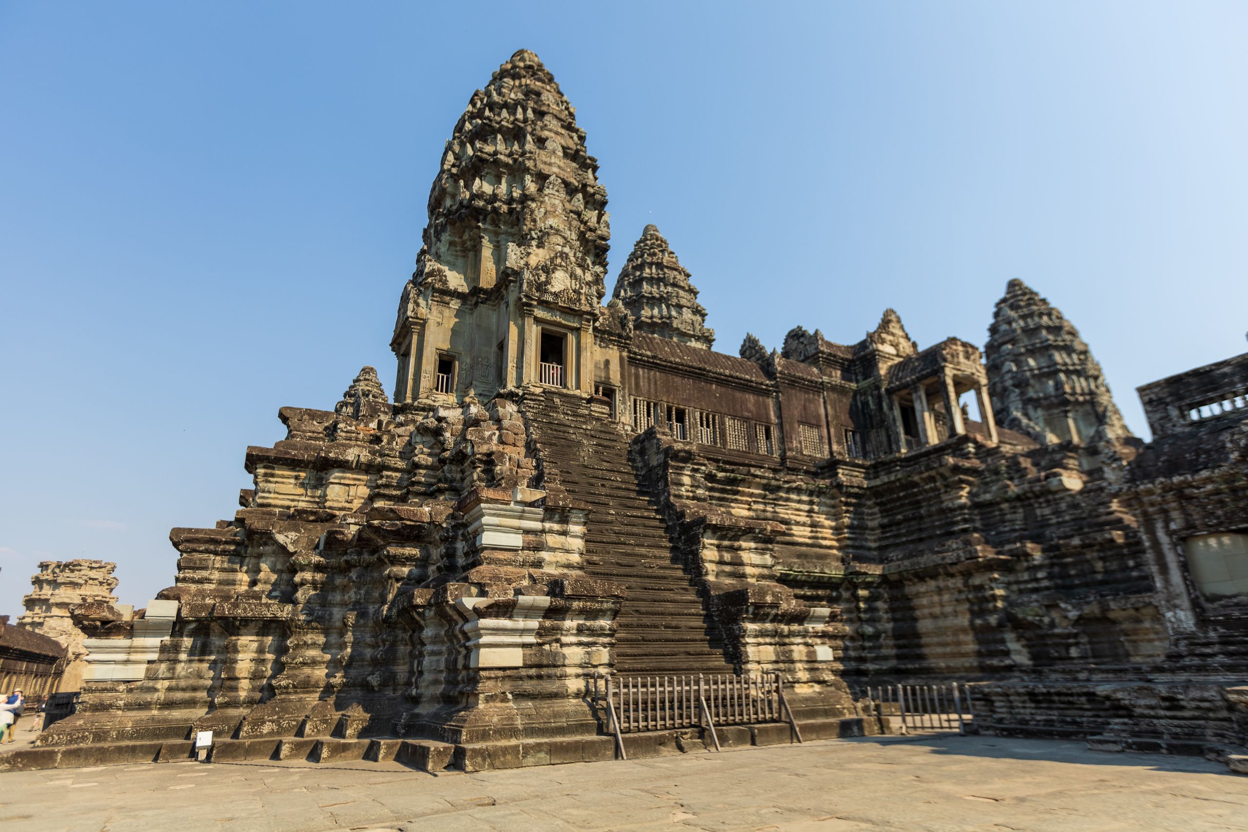 シェムリアップのアンコールワット遺跡群の素晴らしい眺め